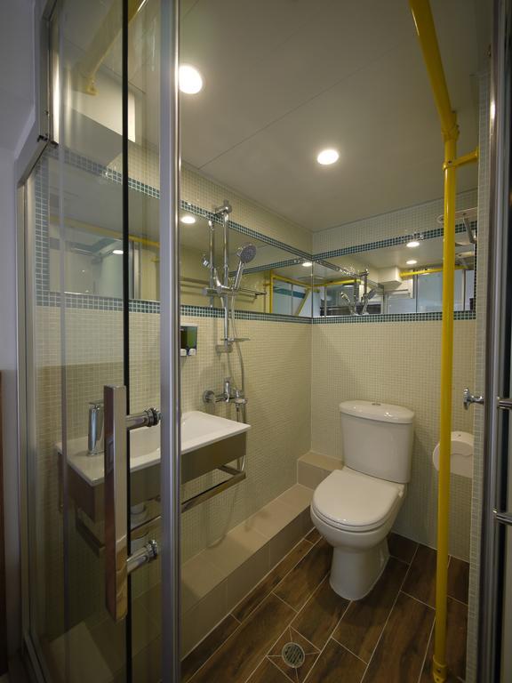 Panda'S Hostel - Hot Dog Bus Hong Kong Room photo