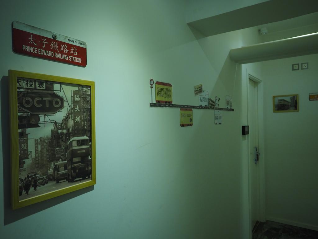 Panda'S Hostel - Hot Dog Bus Hong Kong Exterior photo